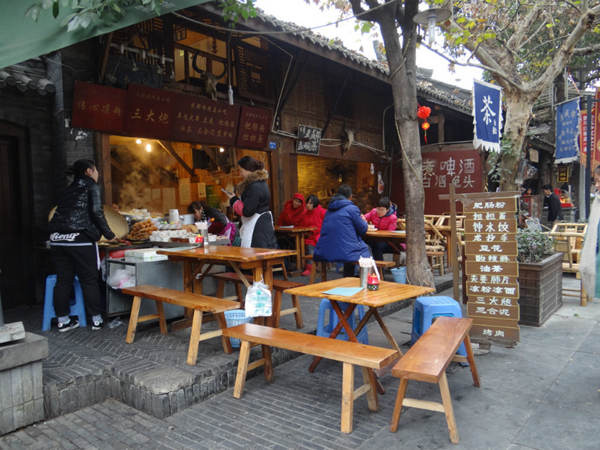 現在開一家串串店賺錢嗎？